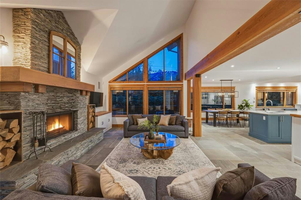 6260 Bishop Way, Whistler, BC, V8E 0C6 - 6