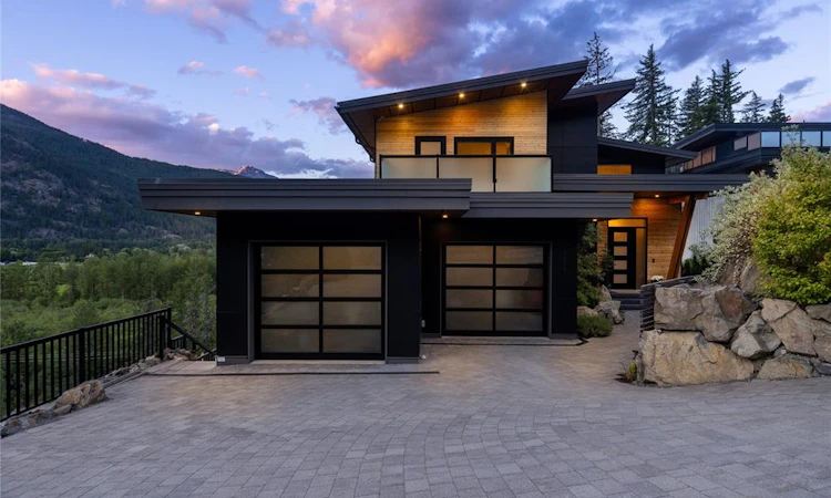 1305 Eagle Drive