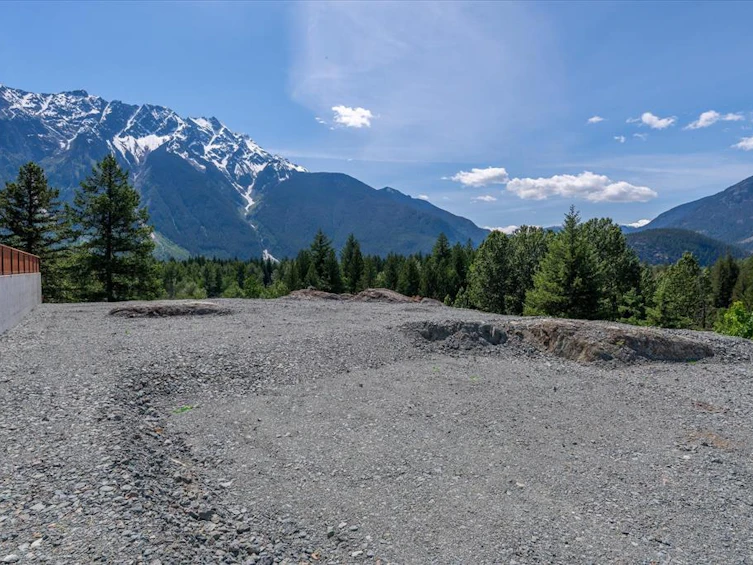 1770 Pinewood Drive, Pemberton, BC, V0N 2L3 - 6