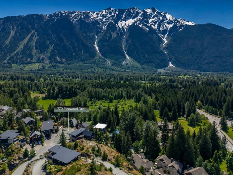 1770 Pinewood Drive, Pemberton, BC, V0N 2L3 - 12