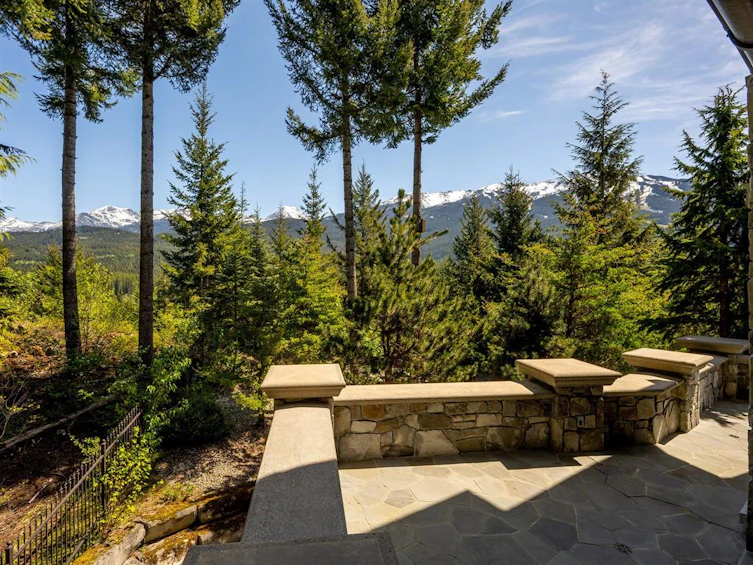 7473-7469 Treetop Lane, Whistler, BC, V8E 0E9 - 11