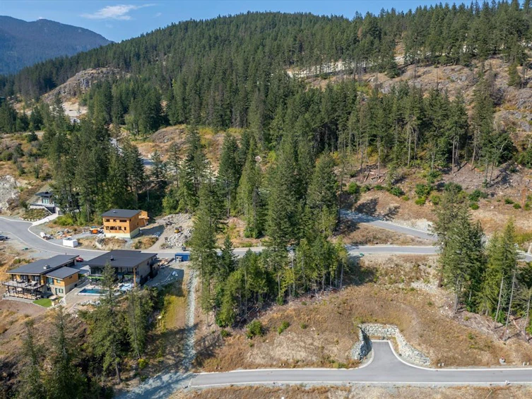 8206 Merlot Peak Drive, Pemberton, BC, V0N 2L3 - 14