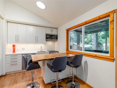201-2101 Castle Drive - 5