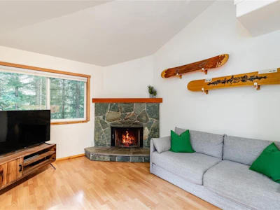 201-2101 Castle Drive - 4