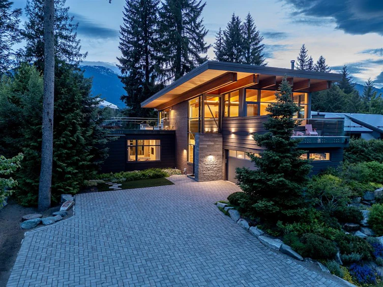 7325 Toni Sailer Lane, Whistler, BC, V8E 0E3 - 37