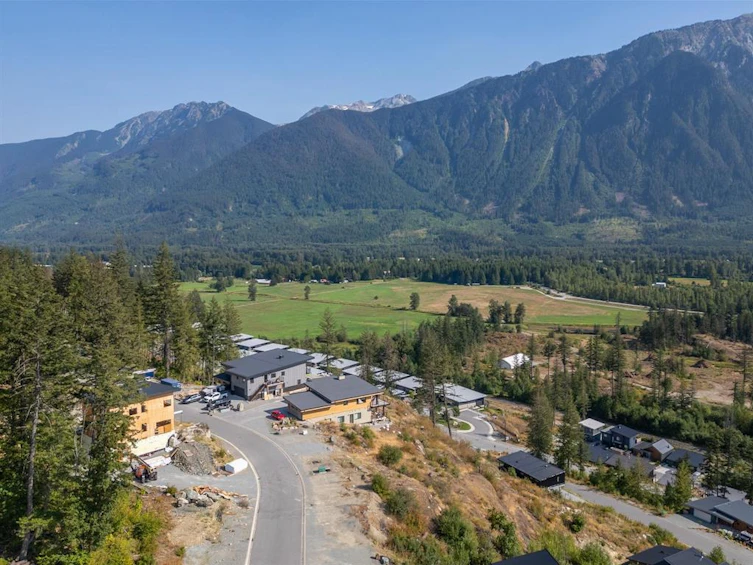 8214 Merlot Peak Drive, Pemberton, BC, V0N 2L3 - 9