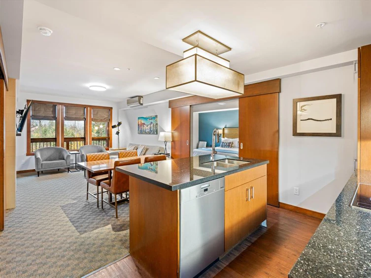 106A-2020 London Lane, Whistler, BC, V8E 0B6 - 9
