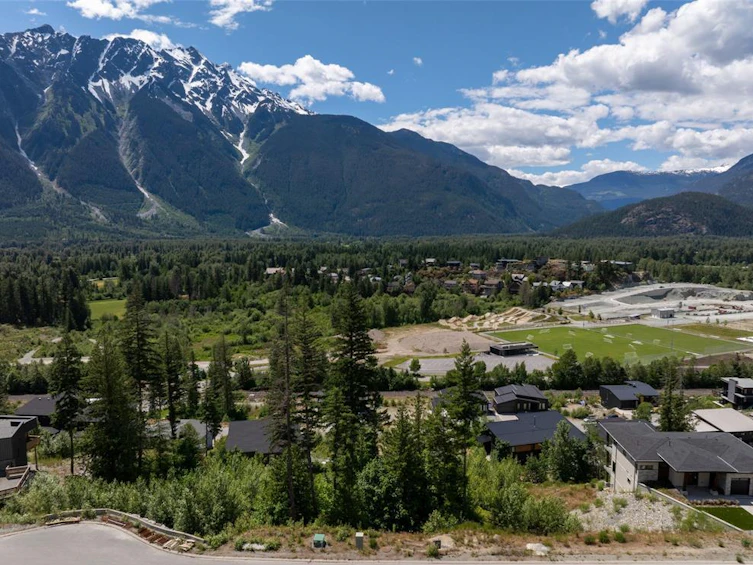 7677 Cerulean Drive, Pemberton, BC, V0N 2L3 - 3