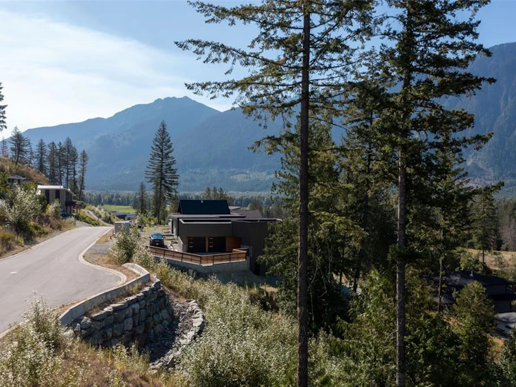 7677 Cerulean Drive, Pemberton, BC, V0N 2L3 - 9