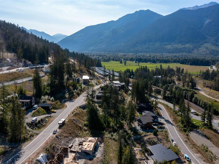 7677 Cerulean Drive, Pemberton, BC, V0N 2L3 - 8