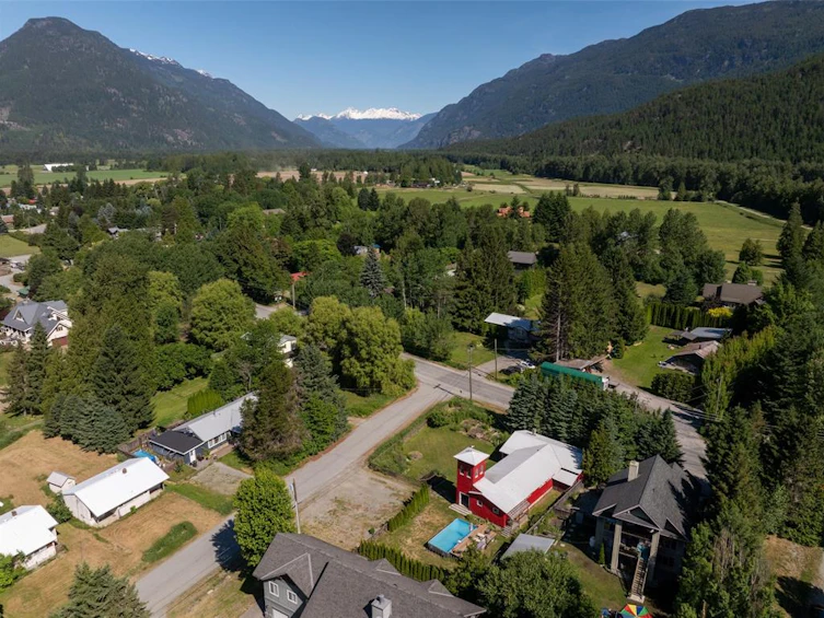 7596 Taylor Road, Pemberton, BC, V0N 2L0 - 25