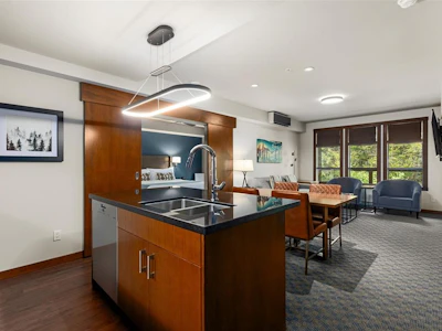 303-2020 London Lane - 2
