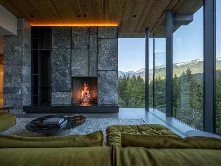 5412 Stonebridge Drive, Whistler, BC, V8E 0V9 - 5