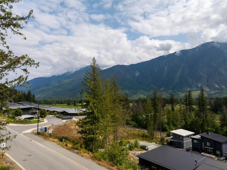 7661 Cerulean Drive, Pemberton, BC, V0N 2L0 - 9