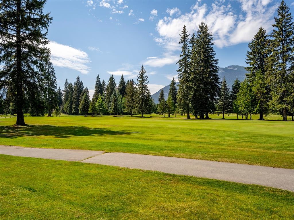 8032 Cypress Place, Whistler, BC, V8E 1J9 - 17
