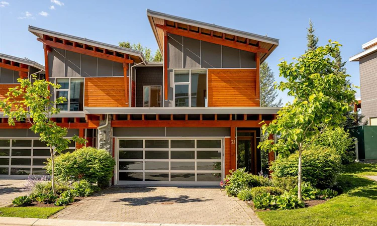 21-8400 Ashleigh Mcivor Drive