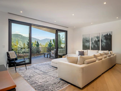 3565 Falcon Crescent - 3