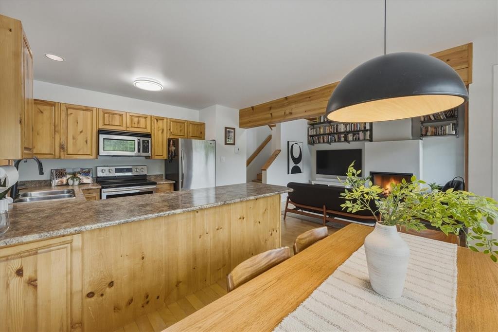 2323 Aspen Court, Whistler, BC, V8E 0A6 - 14