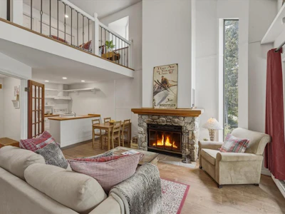 16-4510 Blackcomb Way - 2