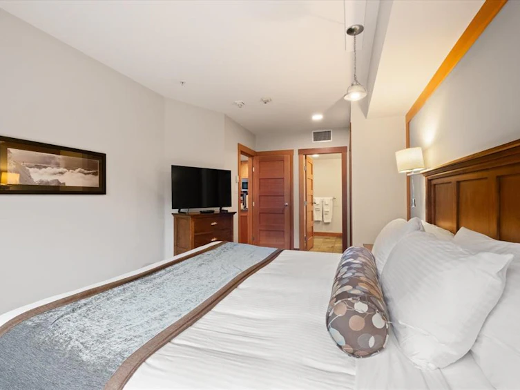 422A-2036 London Lane, Whistler, BC, V8E 0N7 - 10