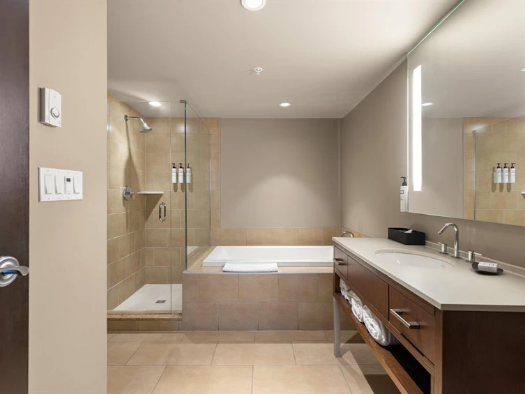 206D-2020 London Lane, Whistler, BC, V8E 0B6 - 17