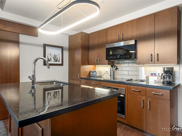 206D-2020 London Lane, Whistler, BC, V8E 0B6 - 7