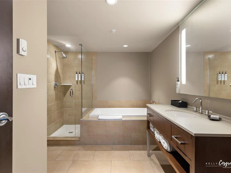 206D-2020 London Lane, Whistler, BC, V8E 0B6 - 17