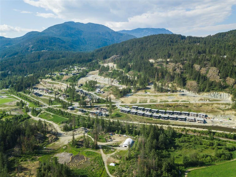 8222 Merlot Peak Drive, Pemberton, BC, V0N 2L3 - 4
