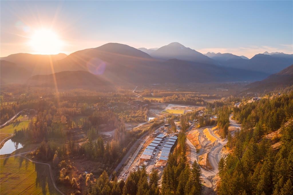 8222 Merlot Peak Drive, Pemberton, BC, V0N 2L3 - 11