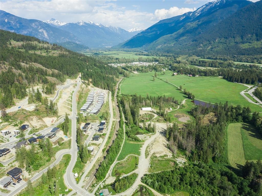 8222 Merlot Peak Drive, Pemberton, BC, V0N 2L3 - 6