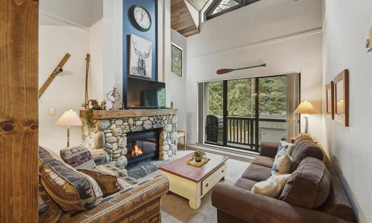 11-4510 Blackcomb Way