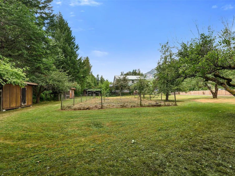 1985 Highway 99, Pemberton, BC, V0N 2K0 - 25