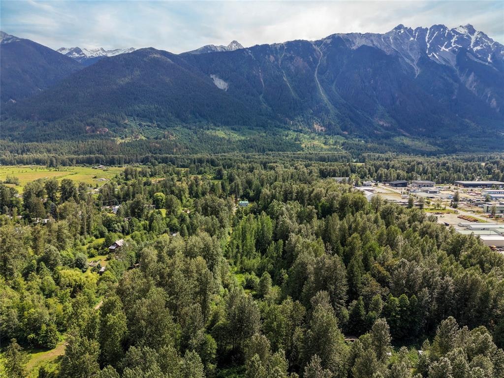 1985 Highway 99, Pemberton, BC, V0N 2K0 - 37