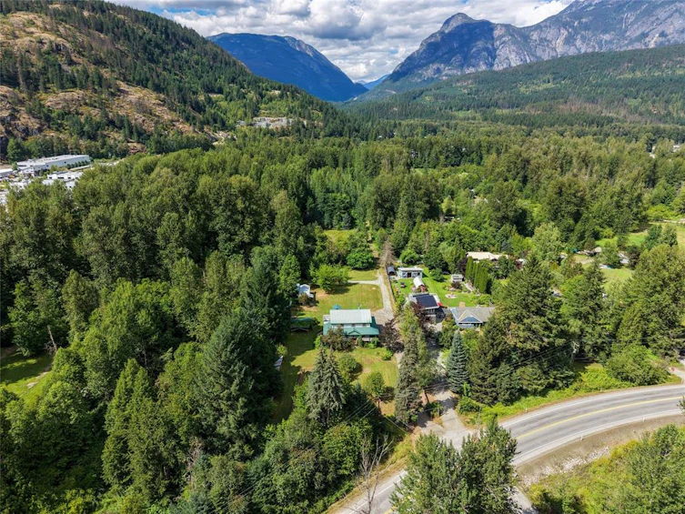 1985 Highway 99, Pemberton, BC, V0N 2K0 - 38