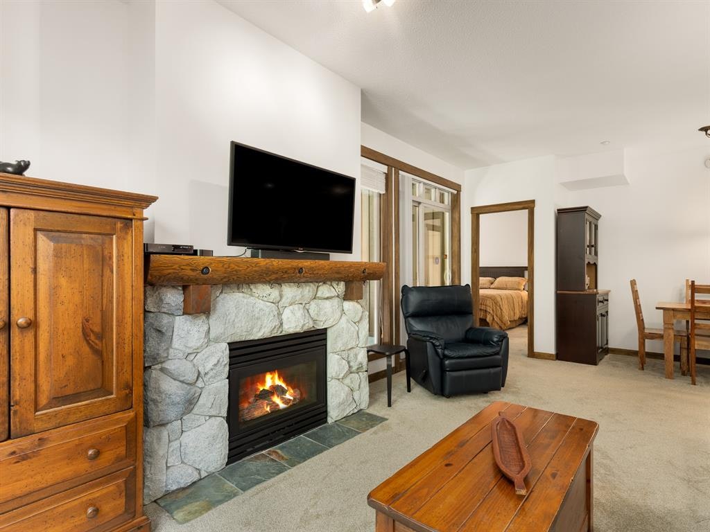 225-4660 Blackcomb Way - 5