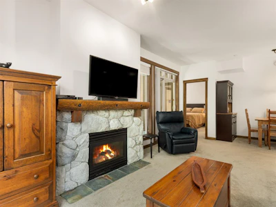 225-4660 Blackcomb Way - 5