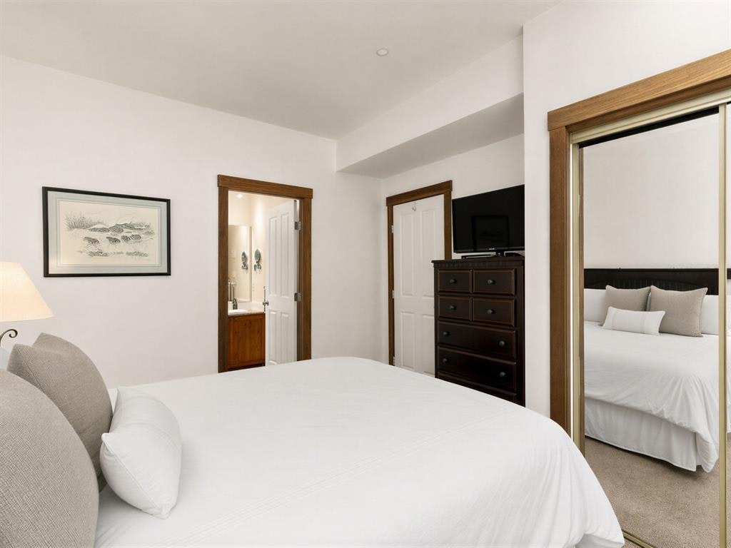 225-4660 Blackcomb Way, Whistler, BC, V0N 1B4 - 12