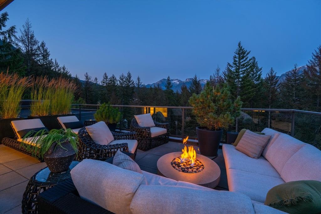 8206 Mountain View Drive, Whistler, BC, V8E 0G3 - 23