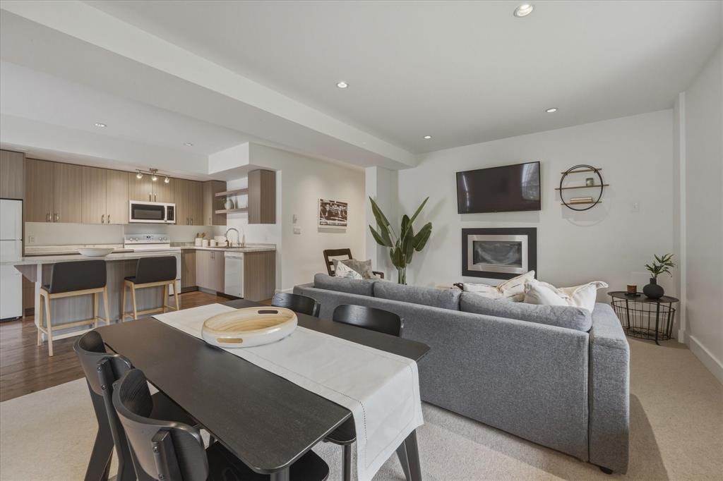 8206 Mountain View Drive, Whistler, BC, V8E 0G3 - 38