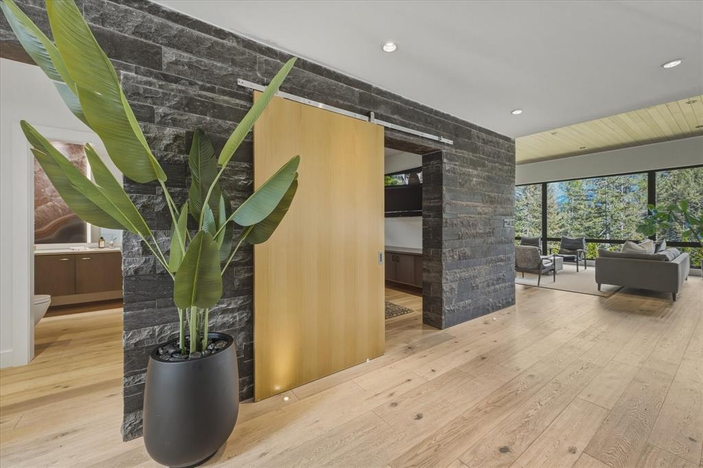 8206 Mountain View Drive, Whistler, BC, V8E 0G3 - 16