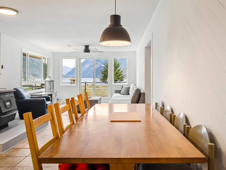 10008 Koocha Road, Whistler, BC, V0N 1L0 - 10