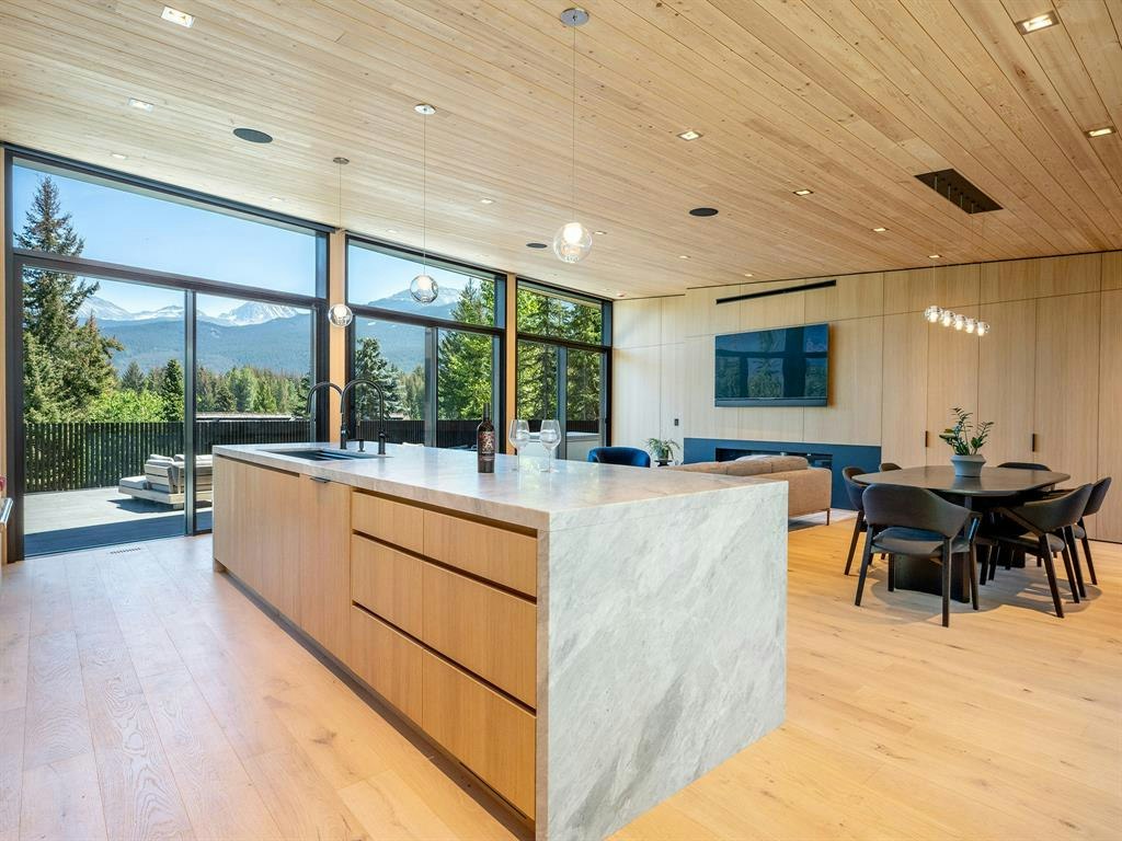 3452 Blueberry Drive, Whistler, BC, V8E 0B9 - 10