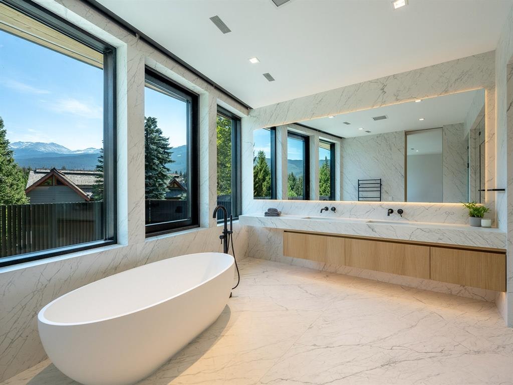3452 Blueberry Drive, Whistler, BC, V8E 0B9 - 10