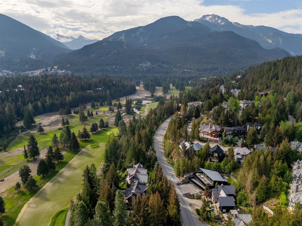 3452 Blueberry Drive, Whistler, BC, V8E 0B9 - 28