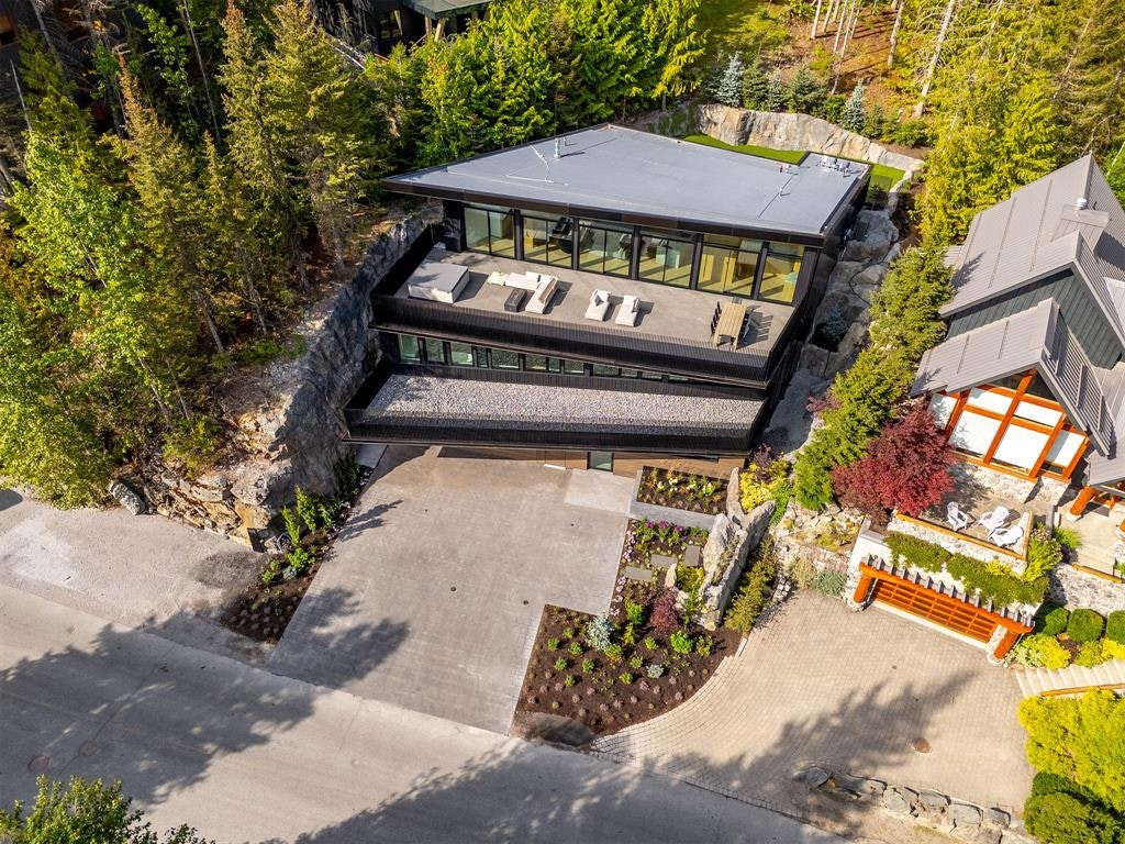 3452 Blueberry Drive, Whistler, BC, V8E 0B9 - 25