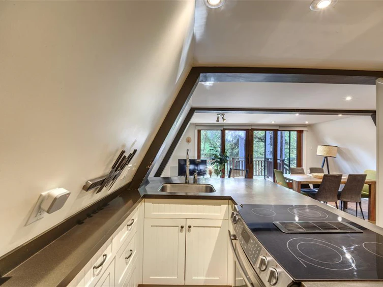 7102 Nesters Road, Whistler, BC, V8E 0E2 - 8