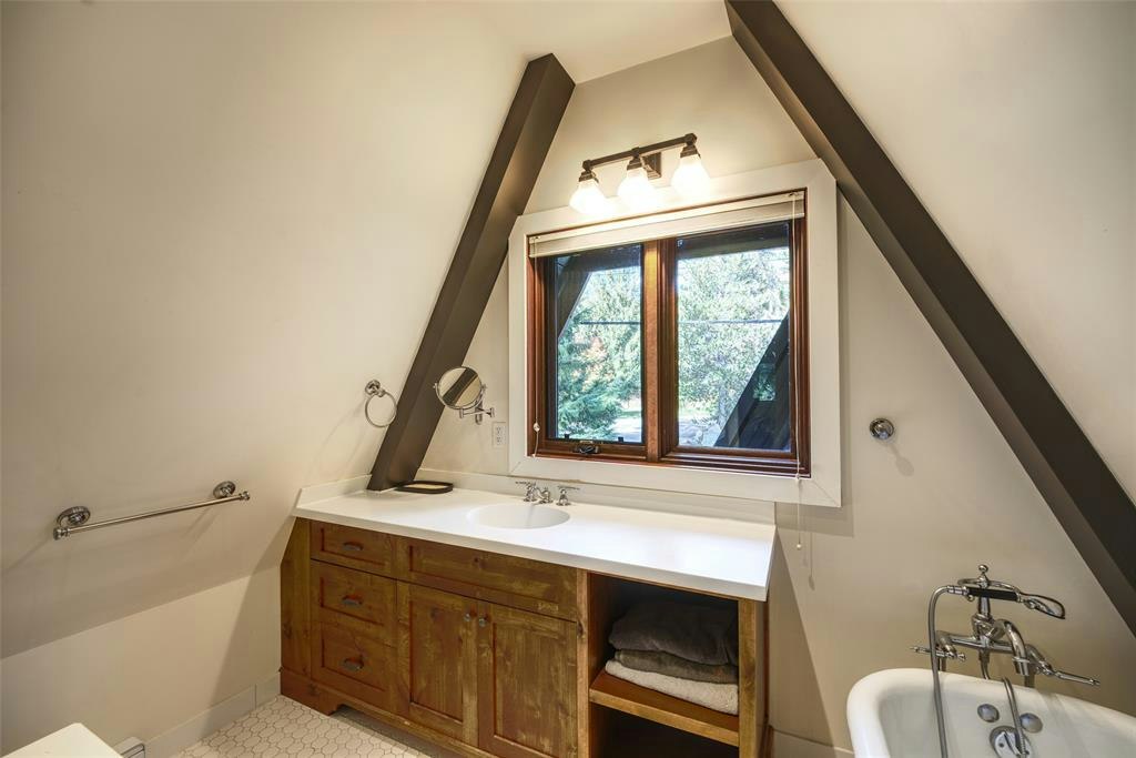 7102 Nesters Road, Whistler, BC, V8E 0E2 - 21
