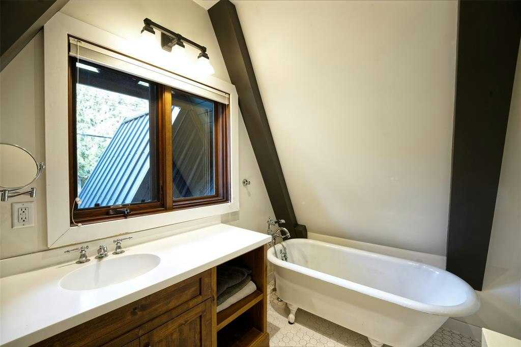 7102 Nesters Road, Whistler, BC, V8E 0E2 - 20