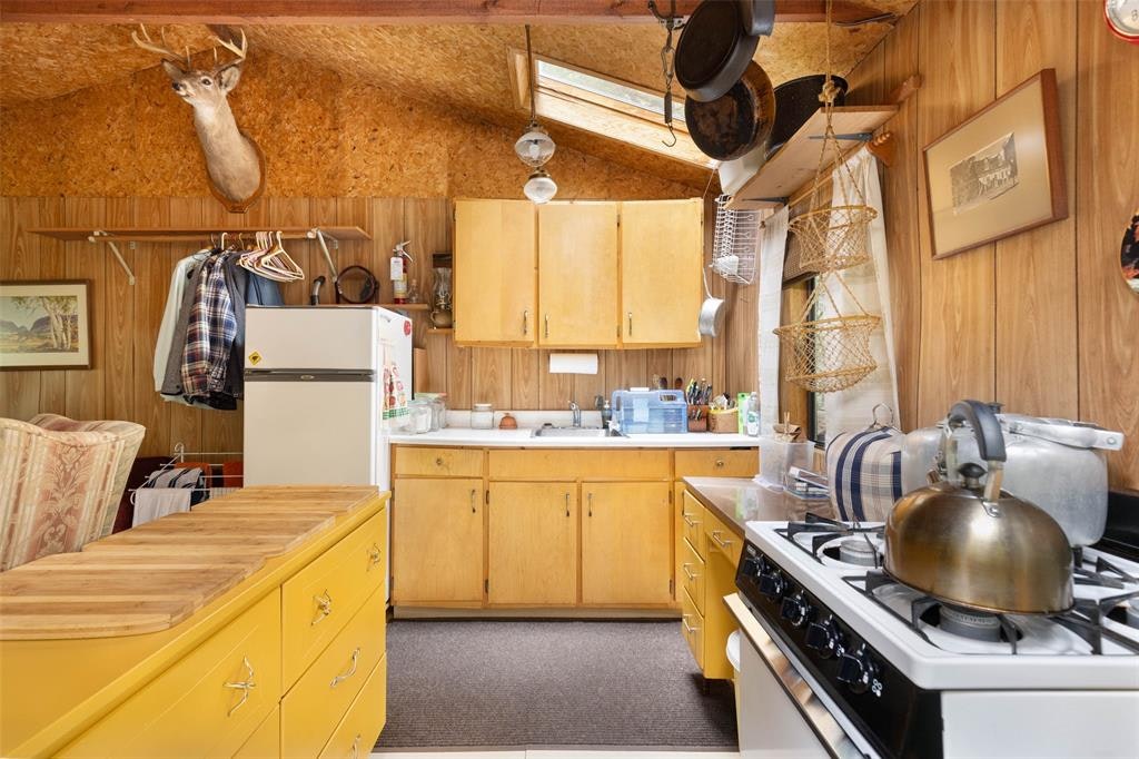 9540 Pemberton Portage Road, Pemberton, BC, V0N 2L1 - 9