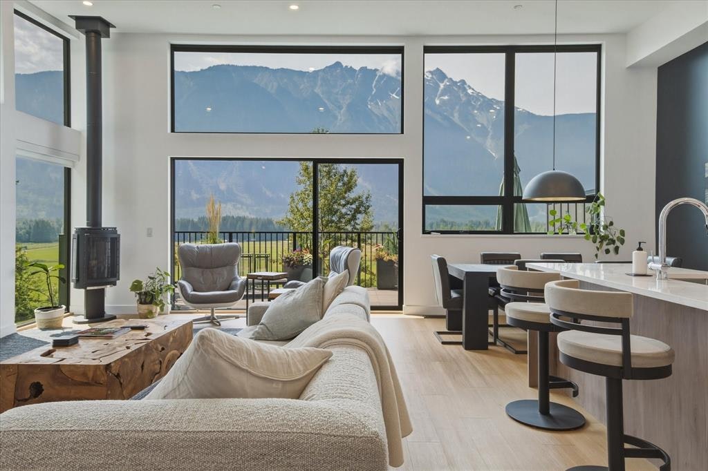 26-4000 Sunstone Way, Pemberton, BC, V0N 2L3